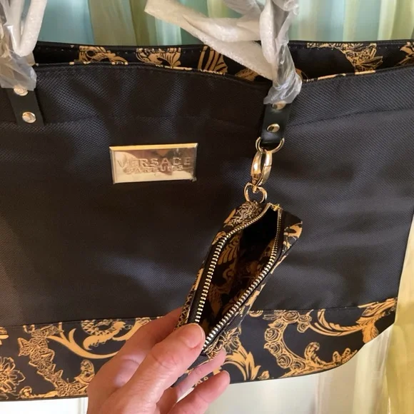 VERSACE BLACK & GOLD SCROLL LARGE TOTE BAG - Picture 3 of 5